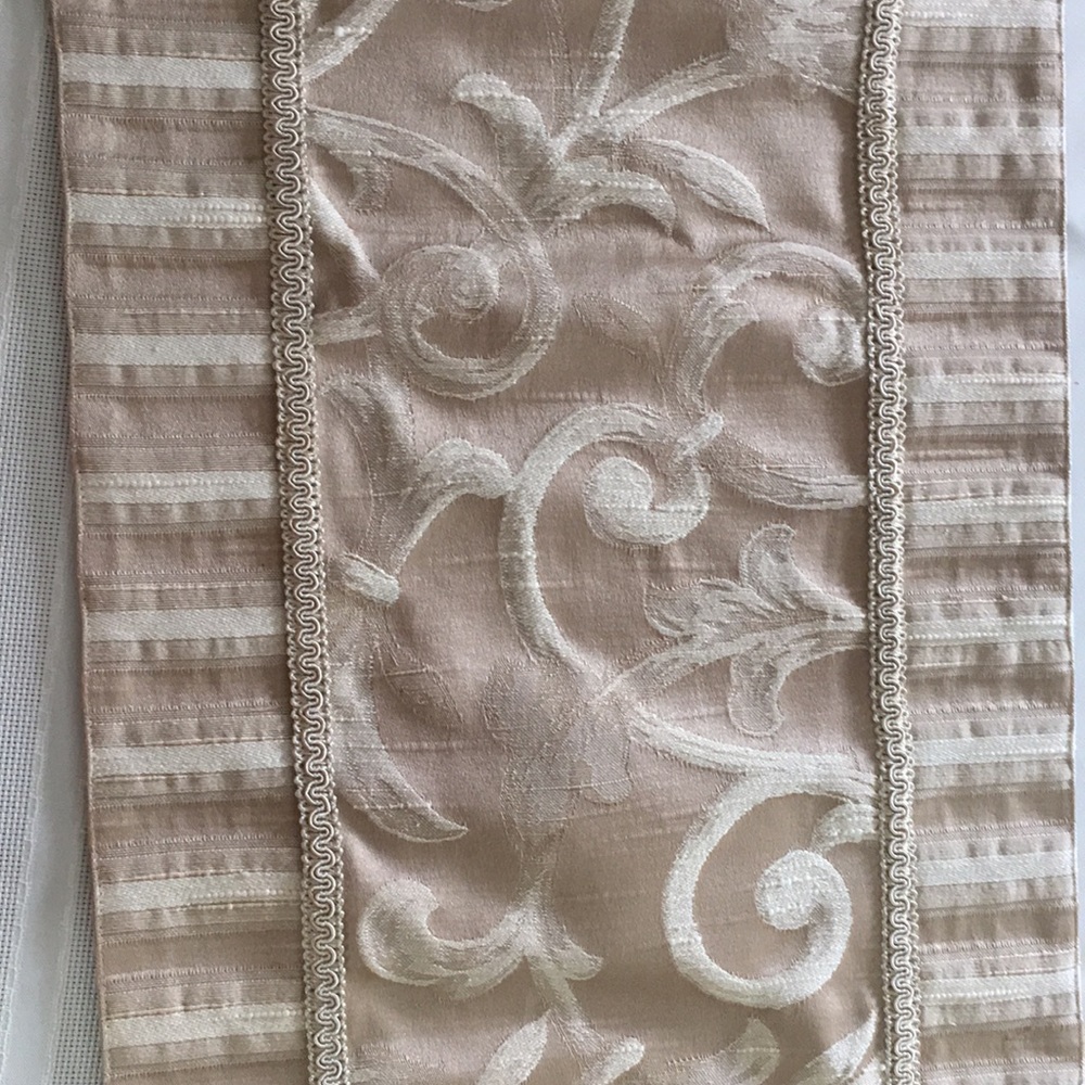 Table Runner